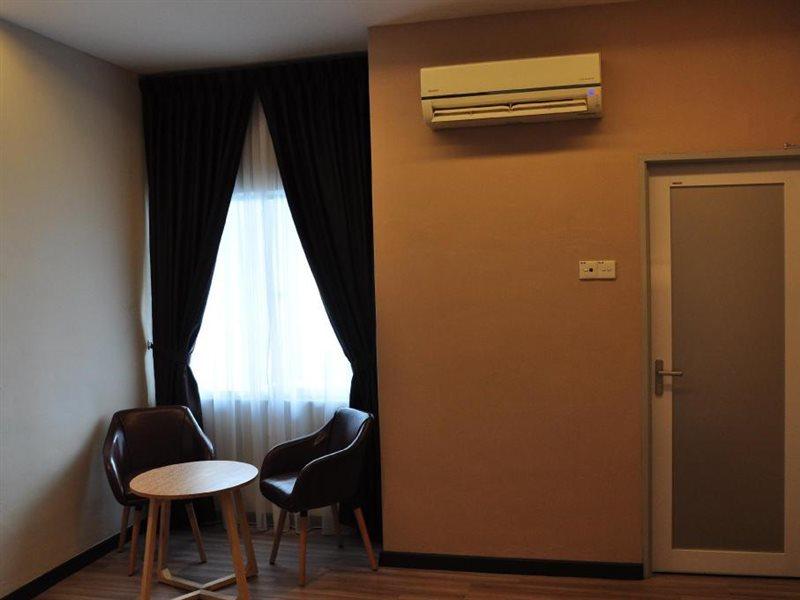 Frazel Inn Hotel Parit Buntar Exterior foto